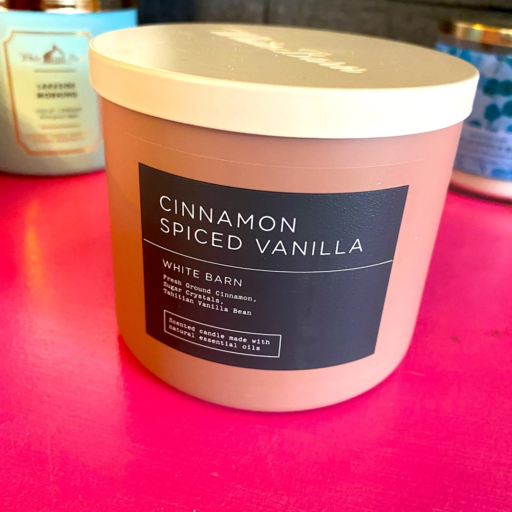 Bath and body works 3 wick candle Cinnamon Spiced Vanilla